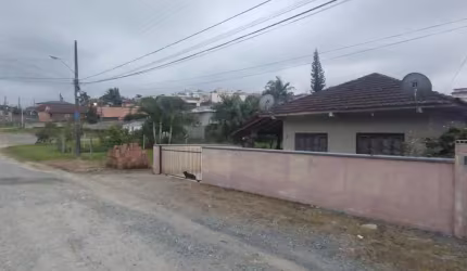 Casa para Venda em Joinville, Petrópolis, 3 dormitórios, 2 banheiros, 2 vagas