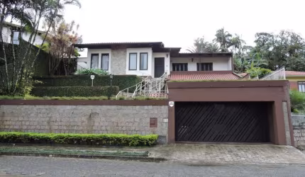 Casa para Venda em Joinville, Bom Retiro, 4 dormitórios, 1 suíte, 3 banheiros, 4 vagas