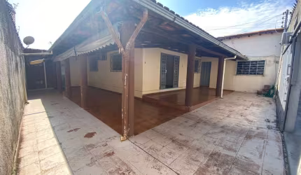 Casa em Jardim Petropolis  -  Goiânia