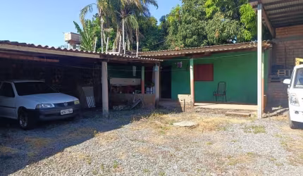 Casa Comercial em Parque Veiga Jardim  -  Aparecida de Goiânia
