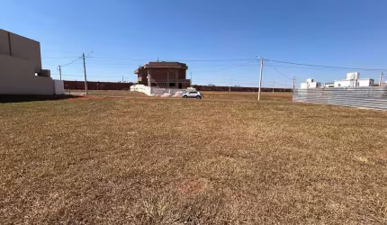 Lote / Terreno em Jardins Parma  -  Senador Canedo