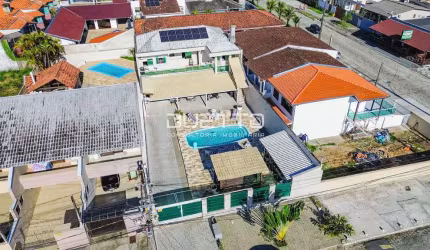 Sobrado com 05 suítes em Caiobá