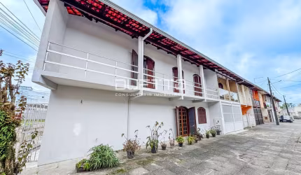 Sobrado em Bom Retiro, Matinhos/PR