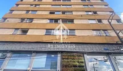 Apartamento central semi mobiliado