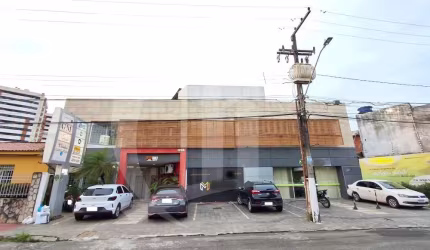 Sala comercial em ótima localização no bairro São José.
