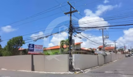 Ponto comercial com excelente localização no Bairro Farolândia, ótimo para abrir seu novo negócio.