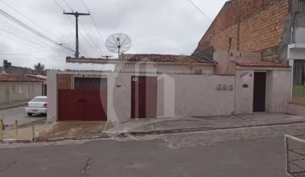 Casa à venda no bairro Jardim Centenário