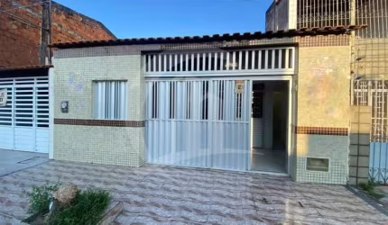 Casa à venda localizada no bairro Siqueira Campos
