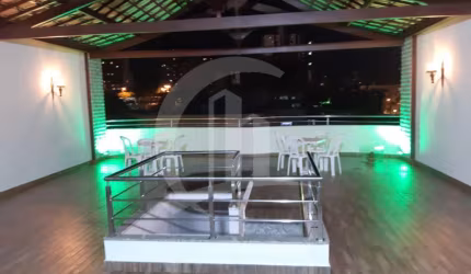 Linda casa comercial à venda localizada no bairro Luzia