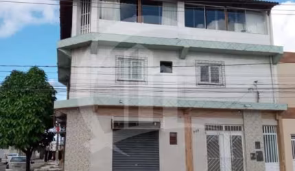 EXCELENTE CASA COMERCIAL E RESIDENCIAL À VENDANA RUA ALAGOAS