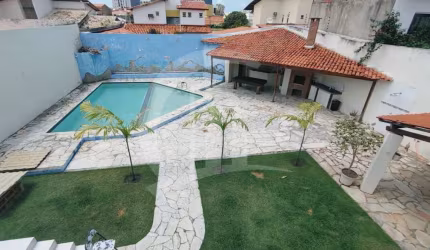 Casa à Venda no Bairro Coroa do Meio