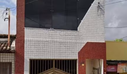 CASA  COM 3/4, SUITE, SOMBRA, PRÓXIMA A AV. OSVALDO ARANHA