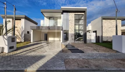 Casa duplex com 264m² à venda no Terras Alphaville II