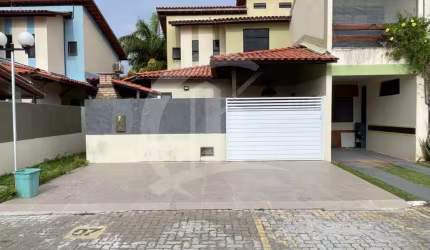 Casa em Condomínio J. Inácio na Coroa do Meio