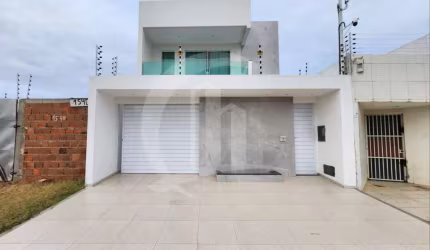 Casa duplex com 4/4 sendo 2 suítes piscina à venda no bairro Coroa do Meio