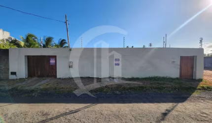 Casa térrea com 5/4 sendo 3 suítes na Aruana a 200m da praia