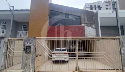 EXCELENTE CASA A VENDA NO BAIRRO 13 DE JULHO
