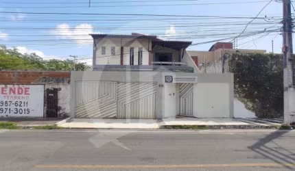 Casa à Venda no Bairro Atalaia ? 330m²
