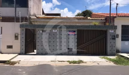 Casa Residencial de 144m² com 3 Quartos para Venda no Bairro Barra dos coqueiros centro