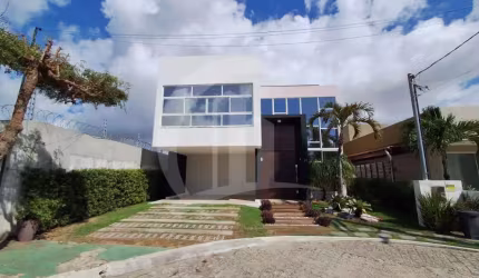 Casa em Condominio de 321m² de Área construída com 4 Quartos sendo 4 (Suítes) para Locação no Bairro Robalo