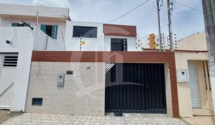 Casa à Venda no Bairro Luzia Localização Privilegiada