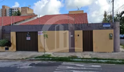 Casa à Venda no Bairro Coroa do Meio  Espaço, Conforto e Excelente Localização!