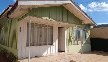 Casa para Venda em São João do Ivaí, Centro, 3 dormitórios, 2 banheiros, 2 vagas