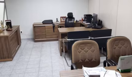 Sala Comercial à Venda por 150 mil reais no Edifício Vitória Régia