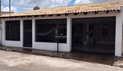 Casa na Cohab Cristo Rei - Com 3 quartos, recém reformada
