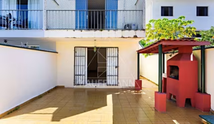 Casa à Venda na Vila Madalena com 3 Dormitórios, 1 Suíte, 2 Vagas e 239m² de Área Construída