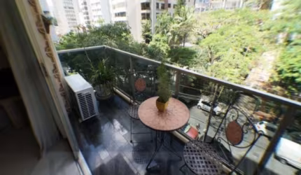 Apartamento de 200m² com 4 Dormitórios e 3 Suítes em Higienópolis - Venda