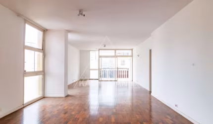 Apartamento á venda em Higienópolis com 3 Dormitórios (1 Suíte), 2 Vagas e 190m²