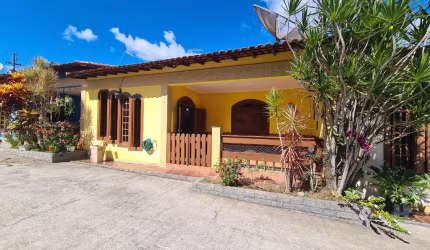 Casa em Condomínio – 3 Quartos / 2 Banheiros – ID: 2439/