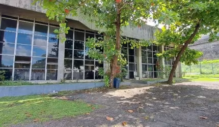 Prédio para alugar na Avenida Barros Reis, --, Fazenda Grande do Retiro, Salvador por R$ 55.000
