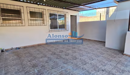 SOBRADO DE ESQUINA COM 03 QUARTOS NO PIO X