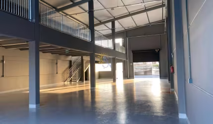 Galpão para Locação em Balneário Camboriú, Nova Esperança, 4 banheiros