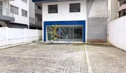 Sobrado para Locação em Balneário Camboriú, Centro, 5 banheiros, 6 vagas