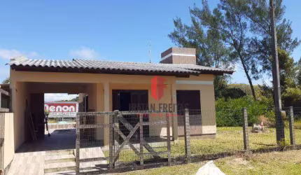 Casa com 2 dormitórios à venda, 75 m² por R$ 477.000,00 - Balneário Tupancy - Arroio do Sal/RS