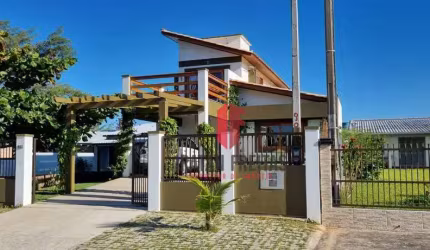 Sobrado com 2 dormitórios à venda, 147 m² por R$ 583.000,00 - Itapeva - Torres/RS