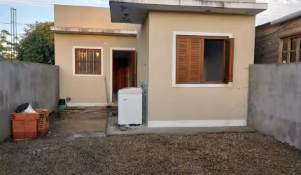 Casa à venda na Rua Andira, s/n, Capão Novo, Capão da Canoa, 55 m2 por R$ 226.000