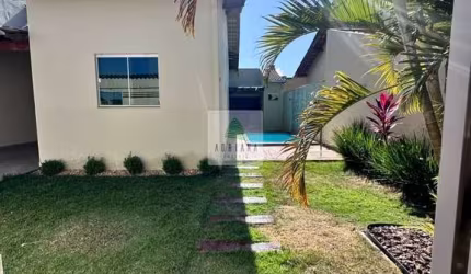 Casa  Confort&amp;aacute;vel  3 quartos sendo 1 Su&amp;iacute;te &amp;Aacute;rea de Lazer  com Piscina Jardim Chueeasqueira Varanda 2 Vagas de Garagem