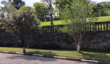 TERRENO COM EDÍCULA NO RESIDENCIAL PARARANGA