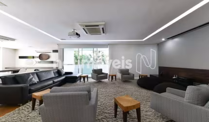 Cobertura à venda no bairro Lourdes com 403 m² e 3 dormitórios/quartos.
