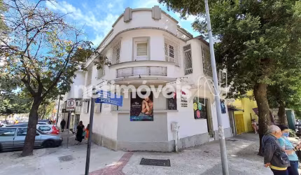 Sobrado para alugar no bairro Funcionários com 1 dormitório e 170 m² de área útil