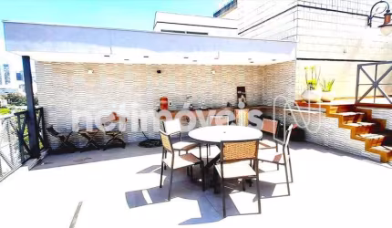 Cobertura à venda no bairro Santo Antônio com 270m² e 3 dormitórios/quartos disponíveis.