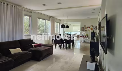 Apartamento à venda no Sion com 4 dormitórios e 165 m² de área útil.