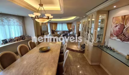 Apartamento à venda no bairro Funcionários com 238 m² e 4 dormitórios/quartos