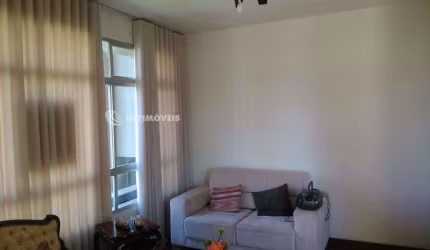 Apartamento à venda no bairro Sion com 135 m² e 3 dormitórios/quartos disponíveis.
