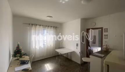Apartamento à venda no bairro Funcionários com 35 m² e 1 dormitório/quarto.
