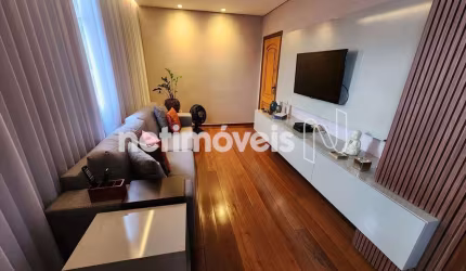 Apartamento à venda no bairro Sagrada Família com 3 dormitórios e 95 m² de área útil
